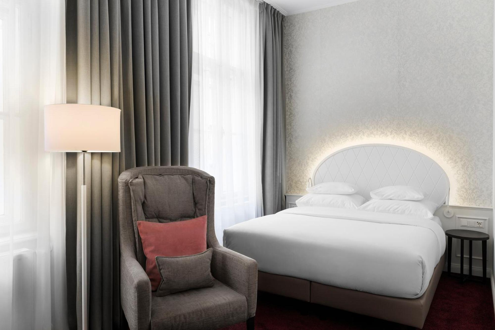 Classic Room Double Bed